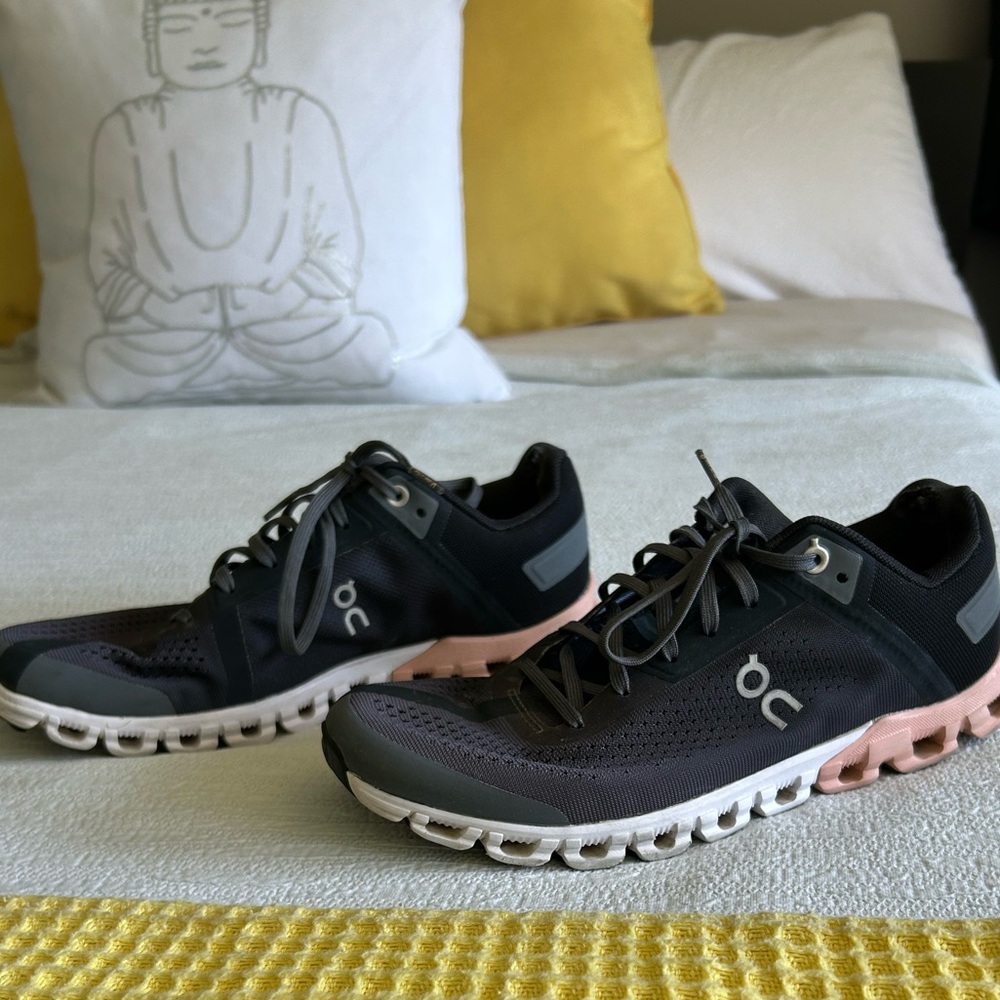 On Running Women's Gray and Pink Cloud-Style Athletic Sneakers - Picture 5 of 12